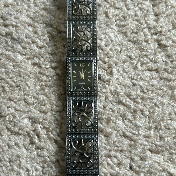 Woman’s vintage art deco style bracelet watch measurements‎ shown - Picture 1 of 8